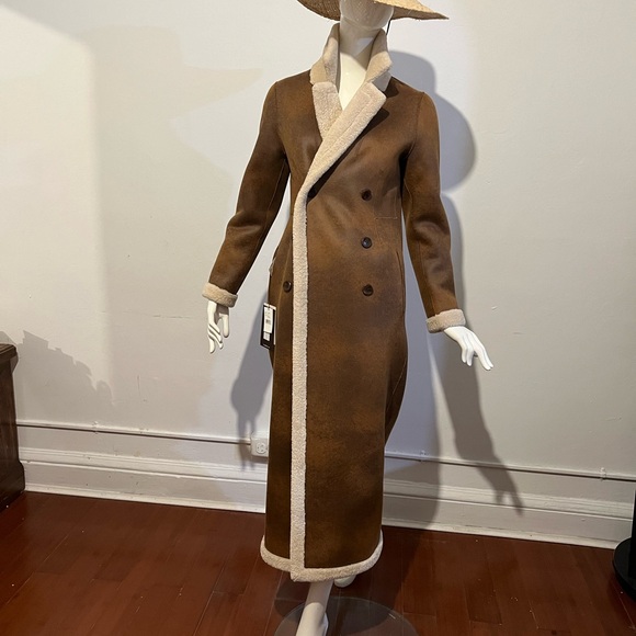 ARTICO Faux Shearling Coat. Made in Italy. Price Is Firm. - Picture 10 of 16